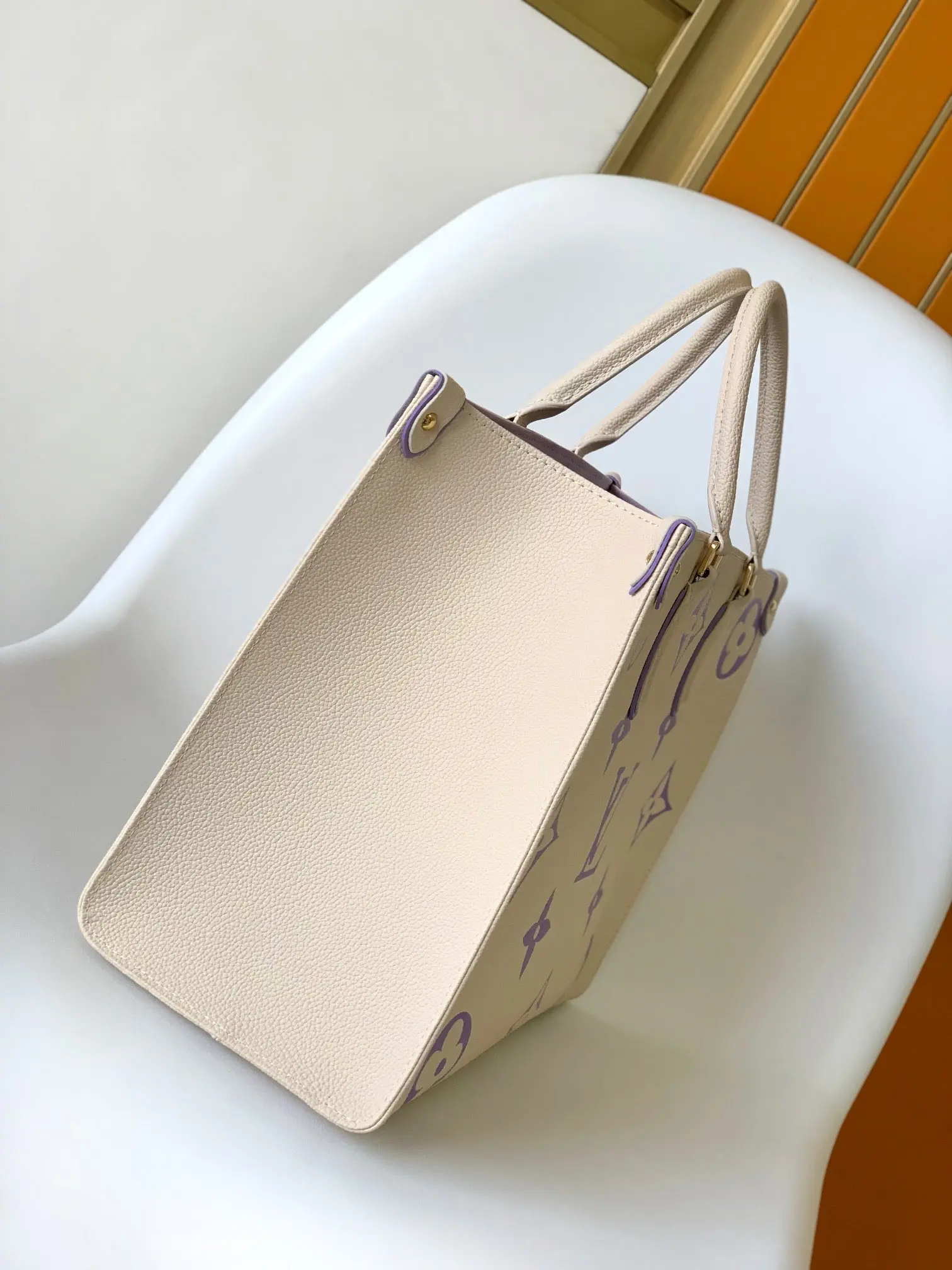 LOUIS VUITTON Empreinte Monogram Giant By The Pool Onthego MM Summer M45718 - Image 5