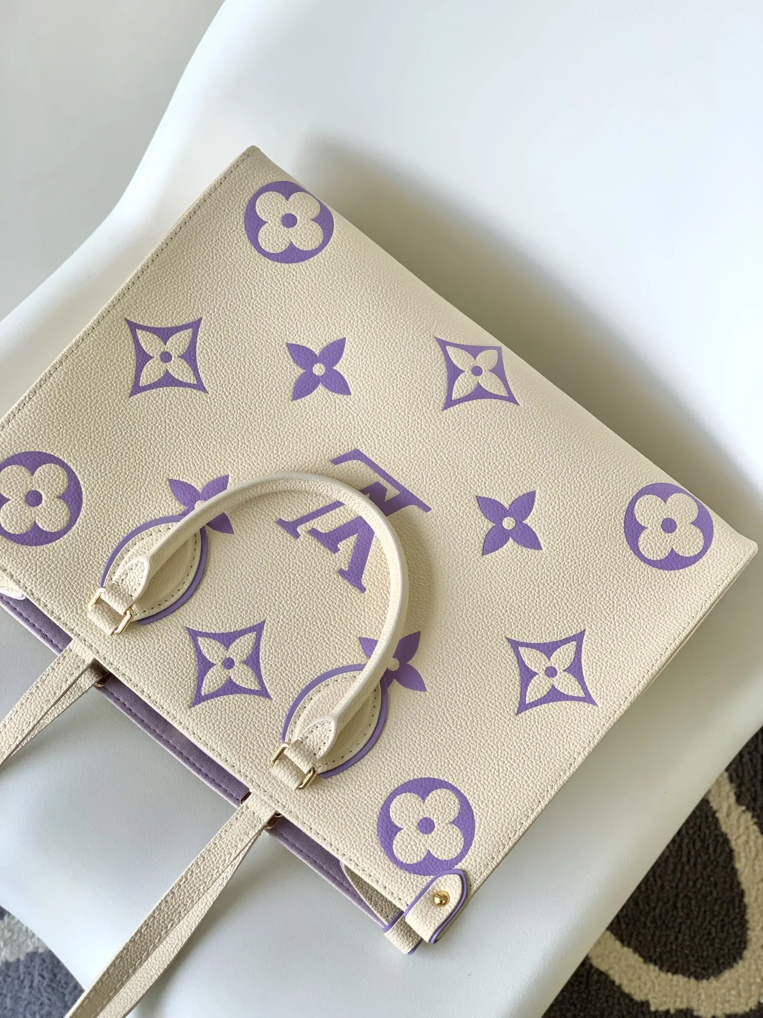 LOUIS VUITTON Empreinte Monogram Giant By The Pool Onthego MM Summer M45718 - Image 8