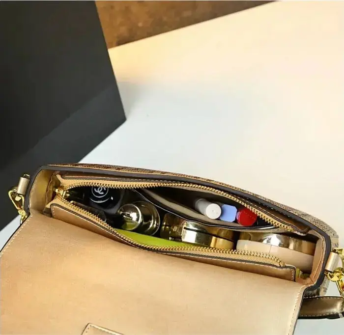 FENDI Shoulder Bag 1009 - Image 6