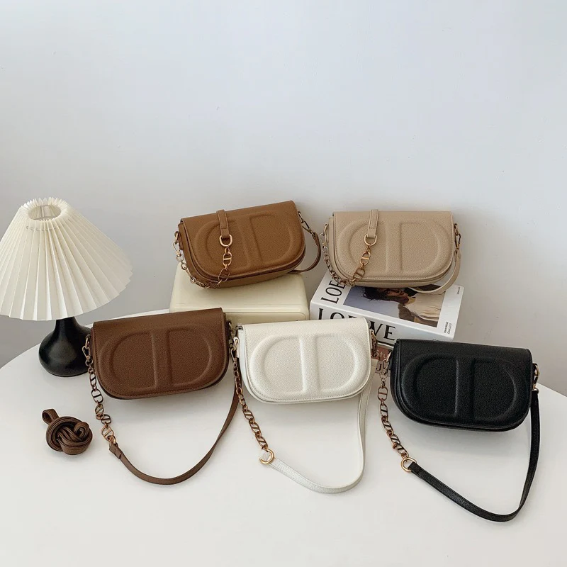 Chic Gold Chain Crossbody Bag 1091 - Image 4
