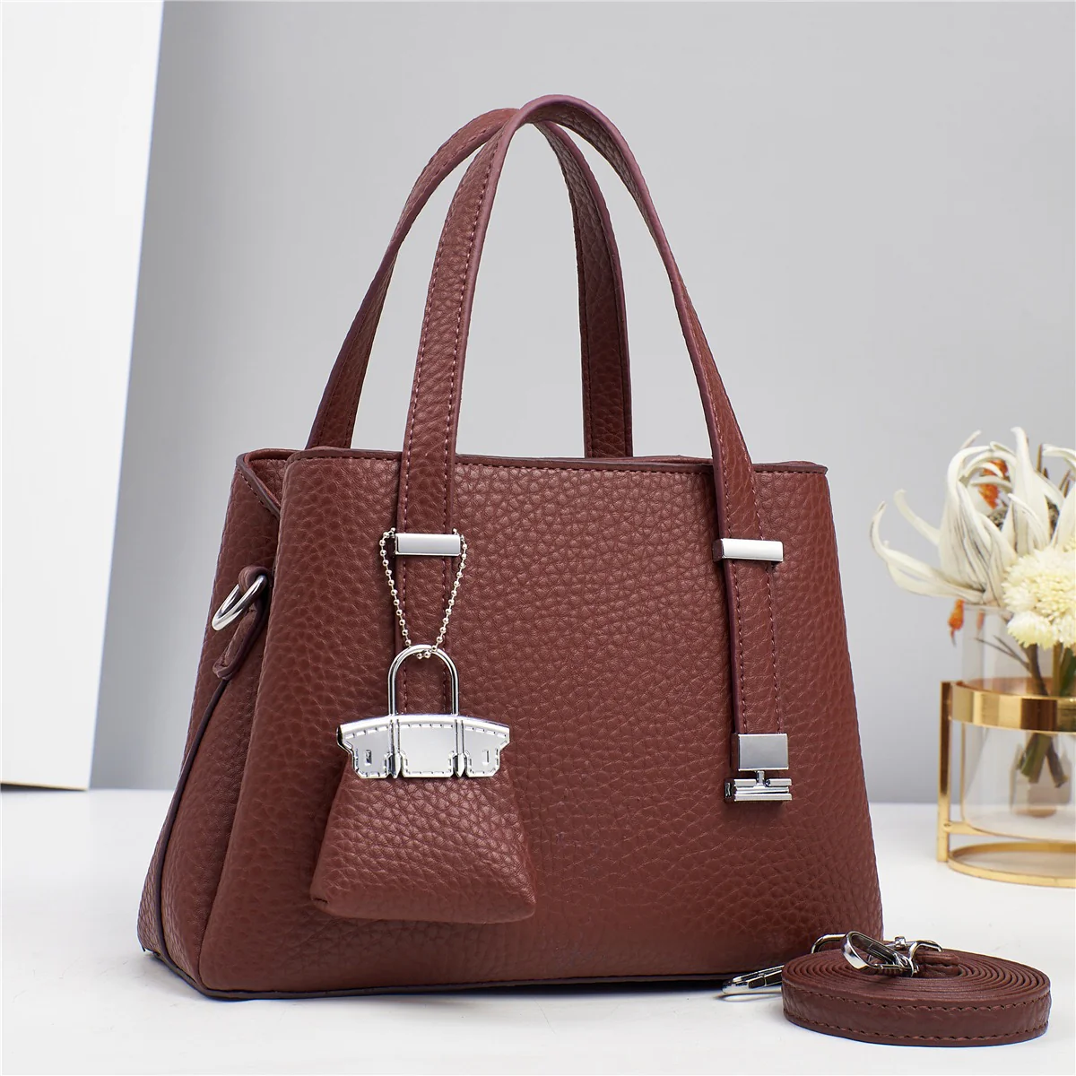 Elegant Handbag with Detachable Strap ( watch video before video) 9836