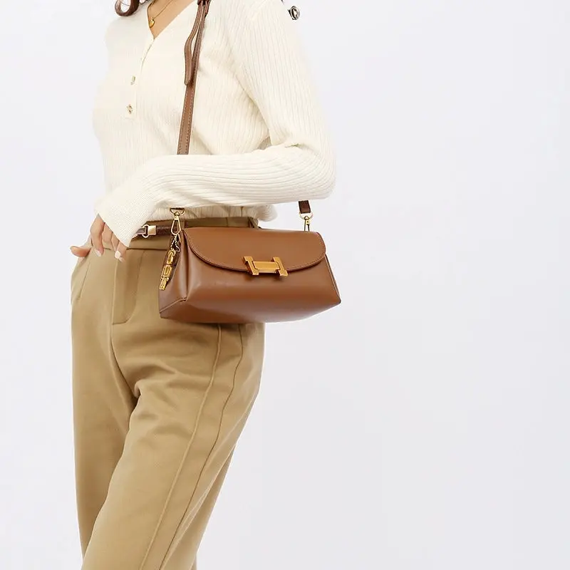 Stylish Leather Crossbody Bags For Women 065 - Image 2