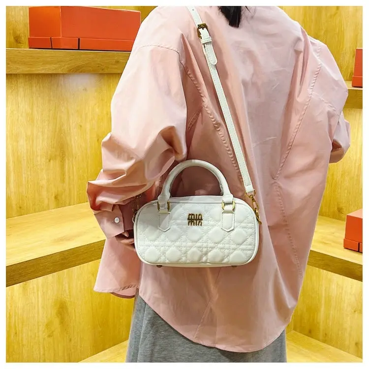MIN MIN Classic Crossbody Bag 801-1 - Image 3