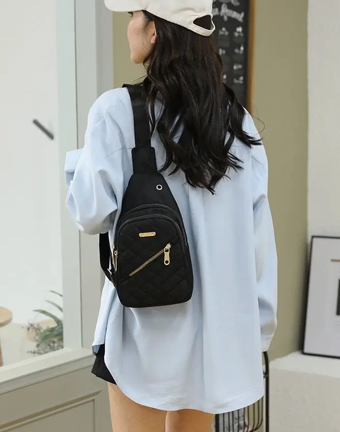 Simple chest bag & Gym bag small sling backpack, large capacity, waterproof, with headphone jack 1212 - Image 9