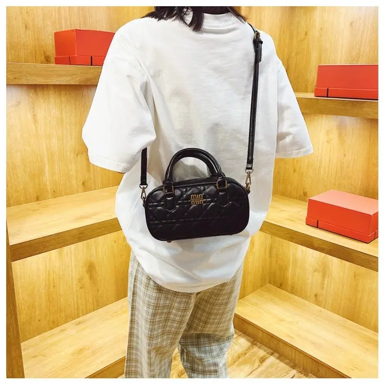 MIN MIN Classic Crossbody Bag 801-1 - Image 2