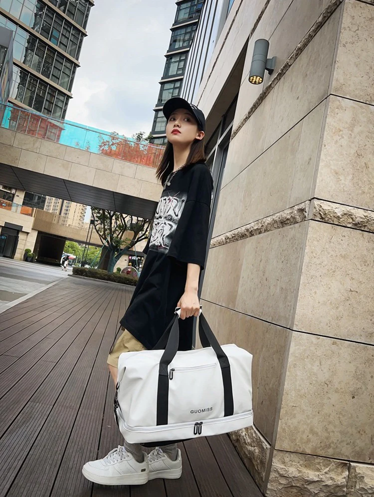 Premium Stylish & Durable Travel Duffle Bag 4135 - Image 2