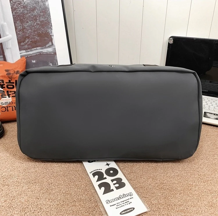Premium Stylish & Durable Travel Duffle Bag 4135 - Image 7