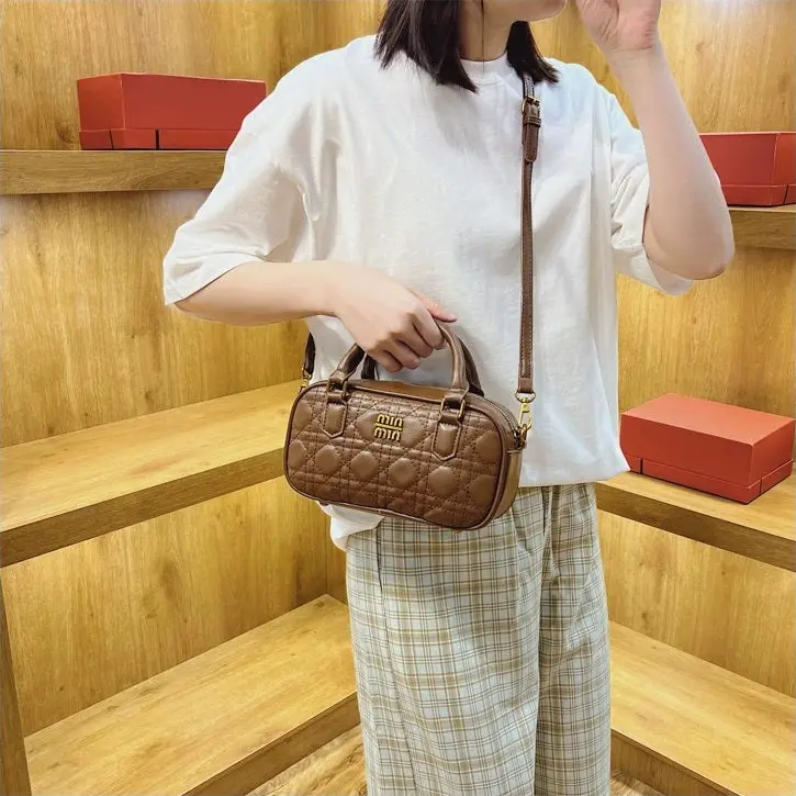 MIN MIN Classic Crossbody Bag 801-1 - Image 2
